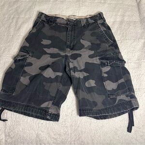 Urban Pipeline Camo Cargo Shorts Men’s 32 Pockets  Paratrooper Y2K